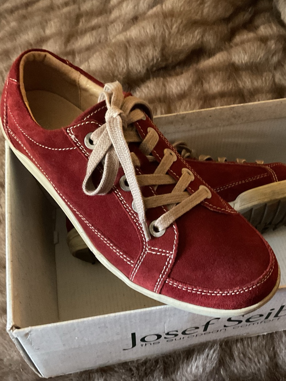 JOSEF SEIBEL SUEDE VELOUR DANNY 57 CARMINE SNEAKERS SZ 40 or 8.5 - 9